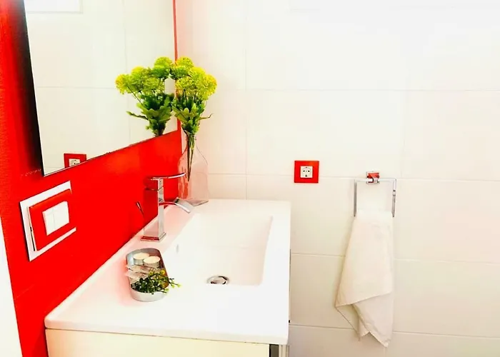 Summer Sun With Wifi And Pool In The Complex